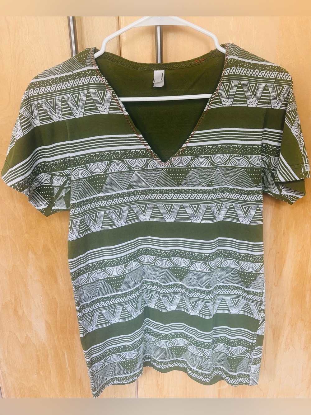 Women’s XS American Apparel V-neck Tshirt